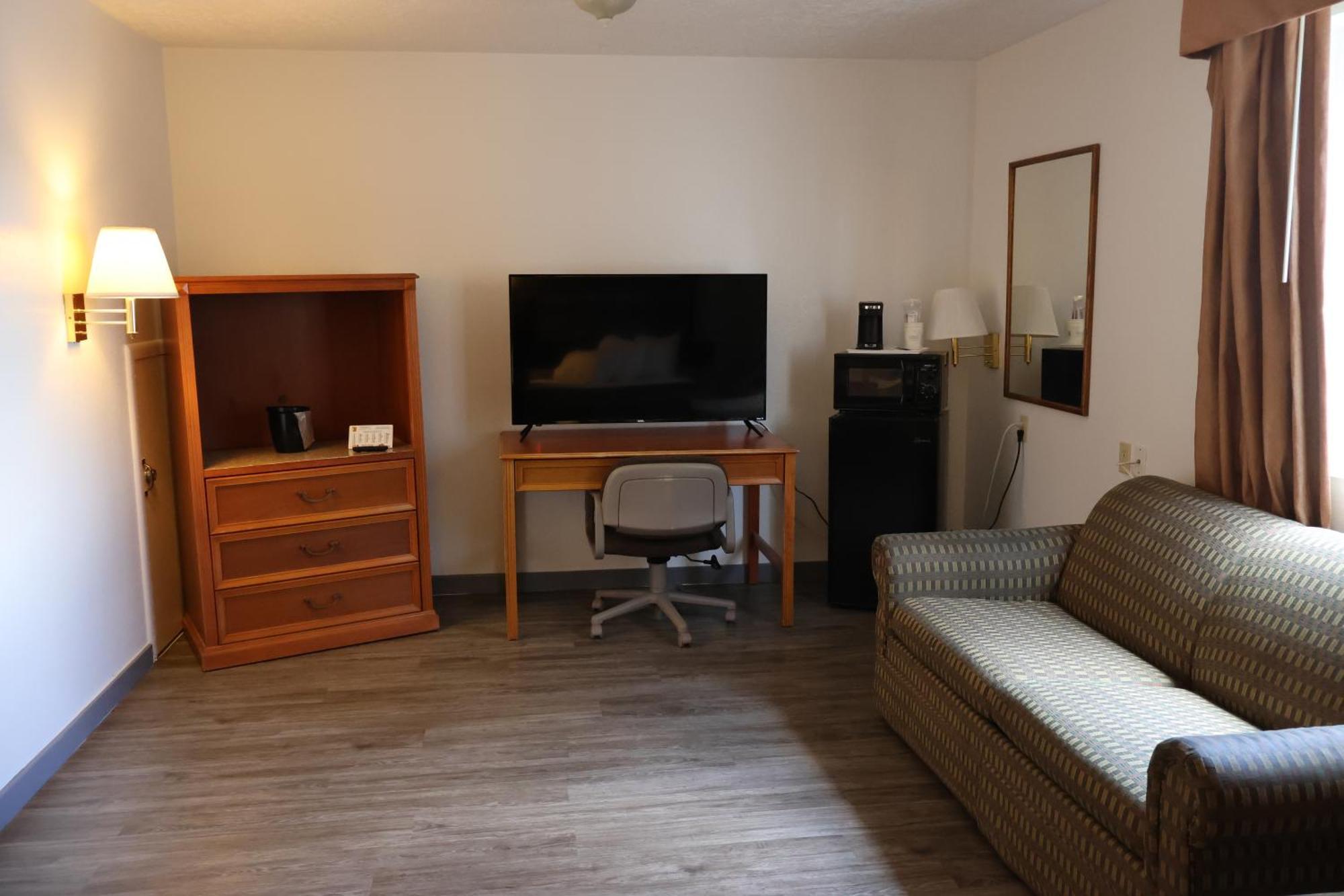 Super 8 By Wyndham Price Motel Bagian luar foto
